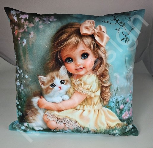 Potah na polštář -samet- holčička s kotětem (2)