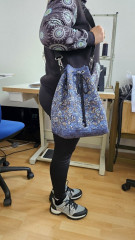 Vako bag- crossbody nebo vak na záda- květiny denim (5)