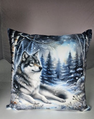 Potah na polštář -samet- vlk v zimním lese
