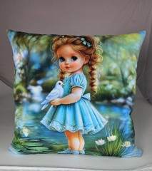 Potah na polštář -samet- holčička s ptáčkem